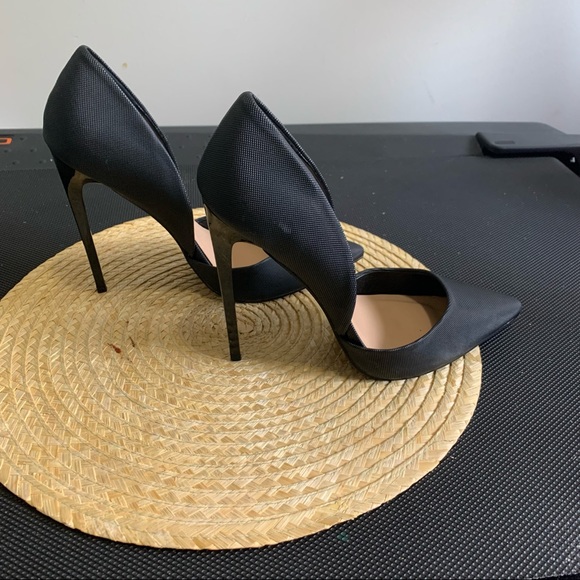 Monika Classy 5’’ Heel Pointy Toe Pumps - Picture 3 of 16